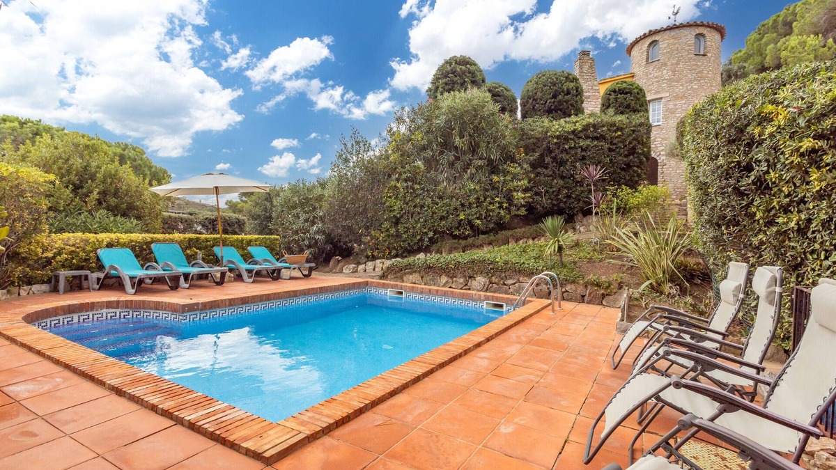 Begur House | Holiday Home 'Villa La Veleta On Costa Brava' with Sea View, Private Pool and Wi-Fi