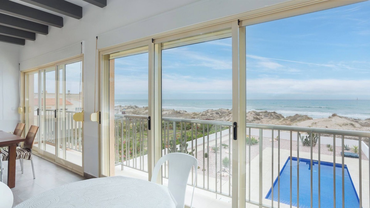 Molinell House | Holiday Home 'Villa Rosa 2' with Sea View, Wi-Fi and Air Conditioning