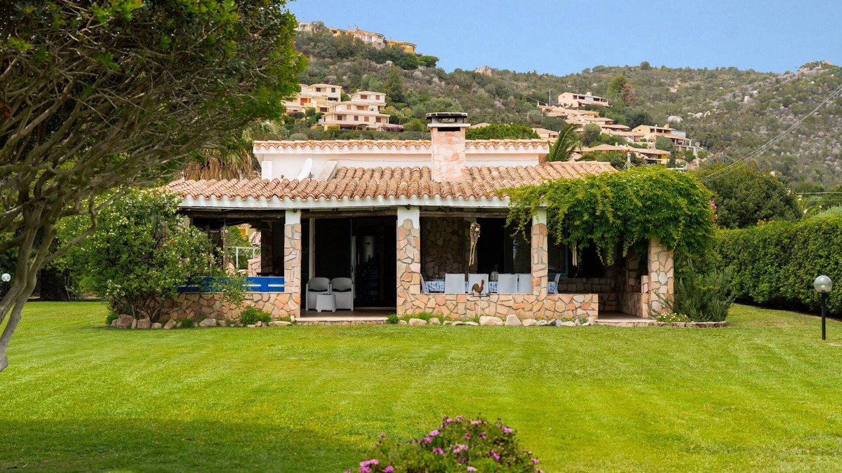 Costa Rei House | Holiday Home 'Villa Tiziana' with Sea View, Wi-Fi and Air Conditioning