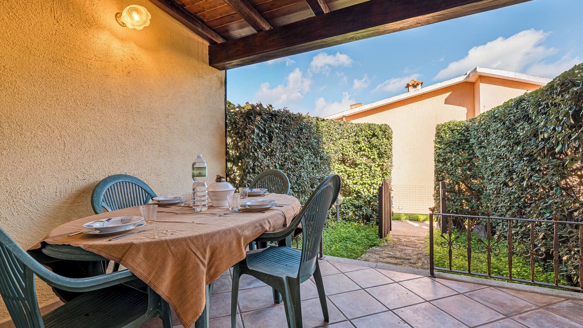 San Teodoro House | Holiday Home 'Villetta Lu Lioni' with Private Terrace, Private Garden and Air Conditioning