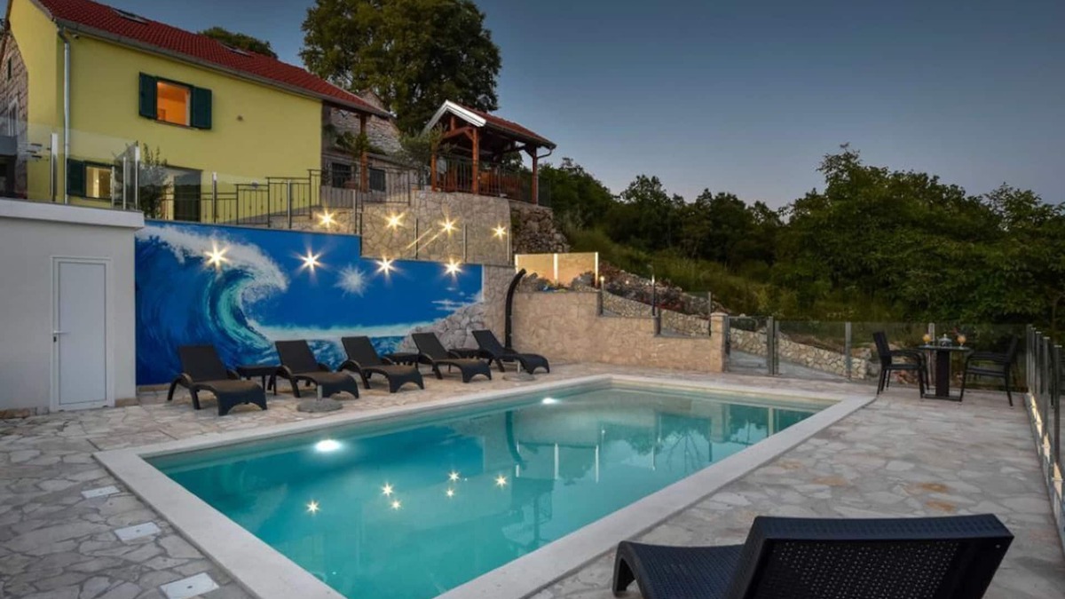 Municipality of Klis Villa | Holiday home Vrvilo- with private pool and playground