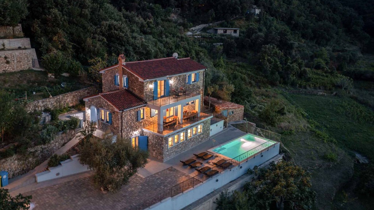 Rab Town House | Holiday home with pool and air conditioning