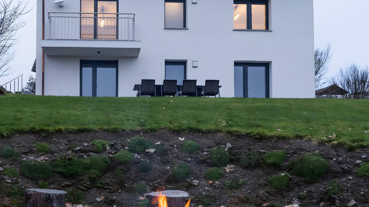 Gellinghausen House | Holiday Home 'Waldzauber-Winterberg' with Mountain View, Private Terrace and Wi-Fi