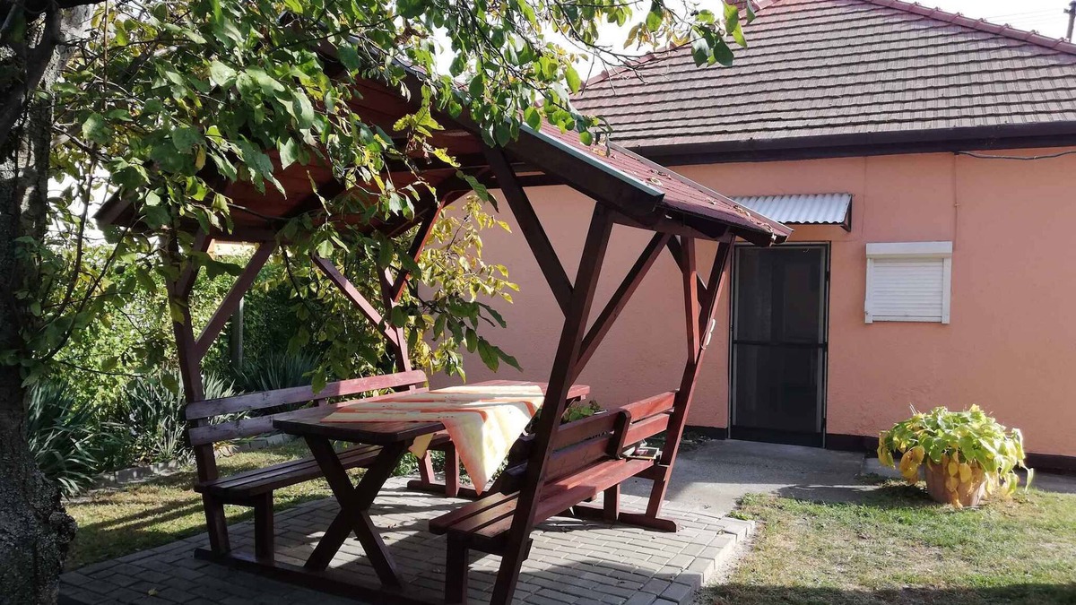 Balatonfenyves House | Holiday home with Wi-Fi near the beach
