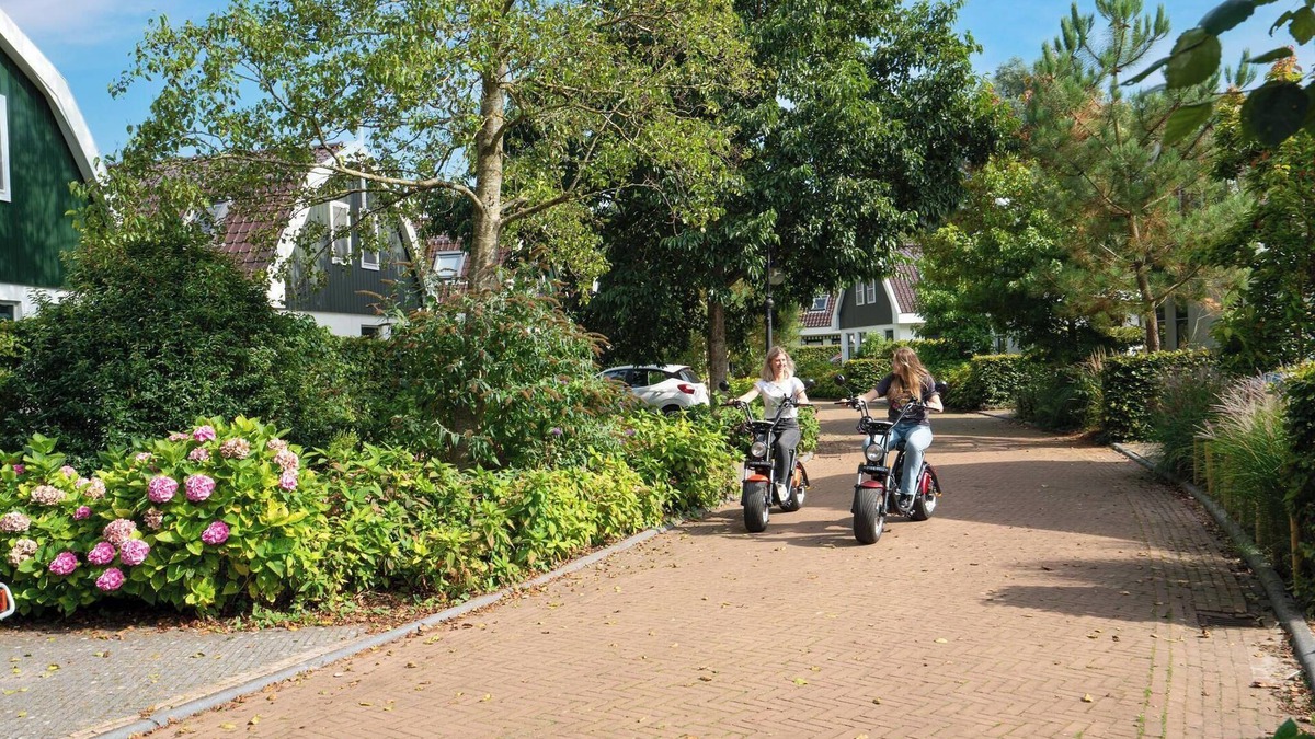 Schoorl House | Holiday home with 2 bedrooms, sauna, Sunshower and jacuzzi.