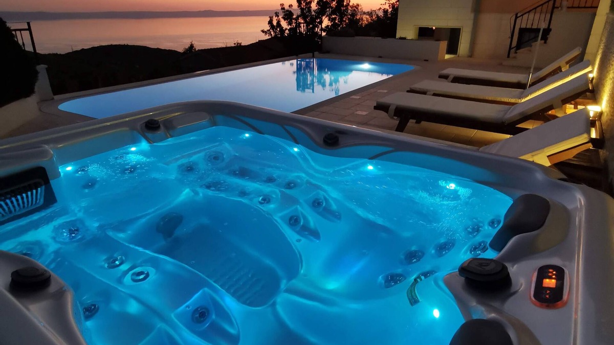 Makarska Villa | Holiday home with a heated pool with a beautiful view of the sea.
