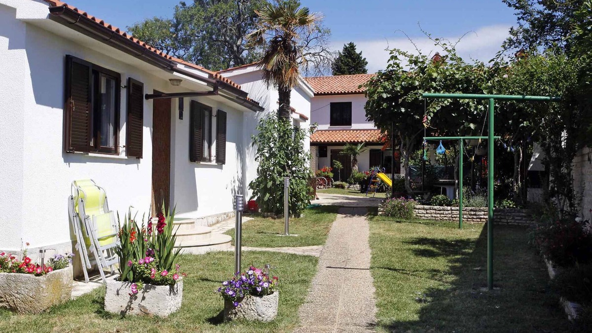Manjadvorci House | Holiday home with air conditioning