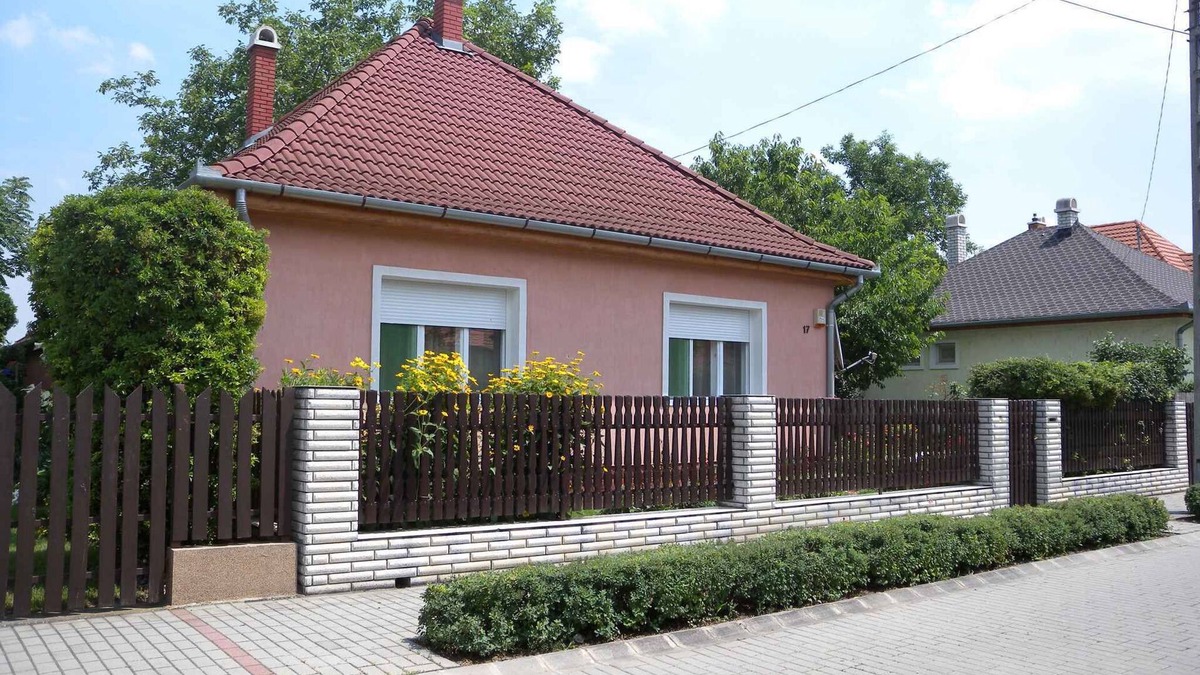 Siofok House | Holiday home with air conditioning and terrace