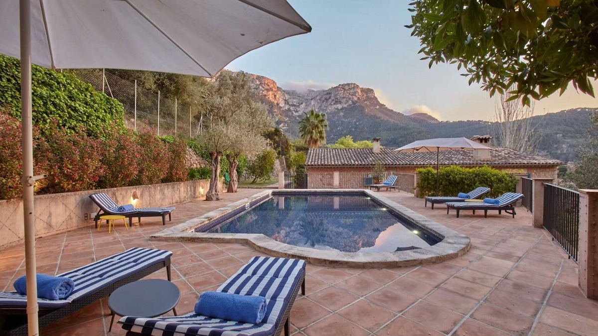 Deia Villa | Holiday home with barbecue area