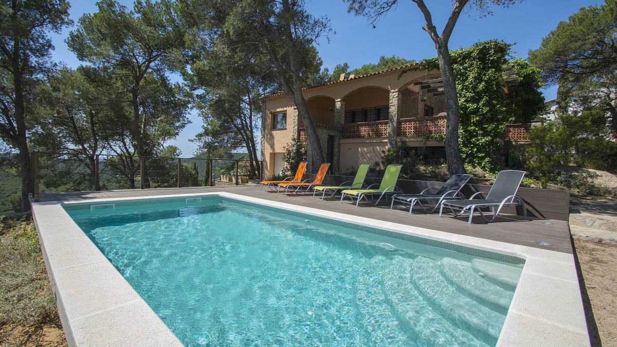 Pals House | Holiday Home with beautiful sea and mountain view for 8-9 persons. Private Pool