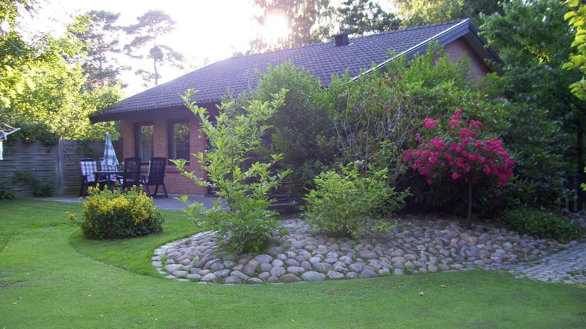 Ljunghusen House | Holiday home with garden, grill, and terrace