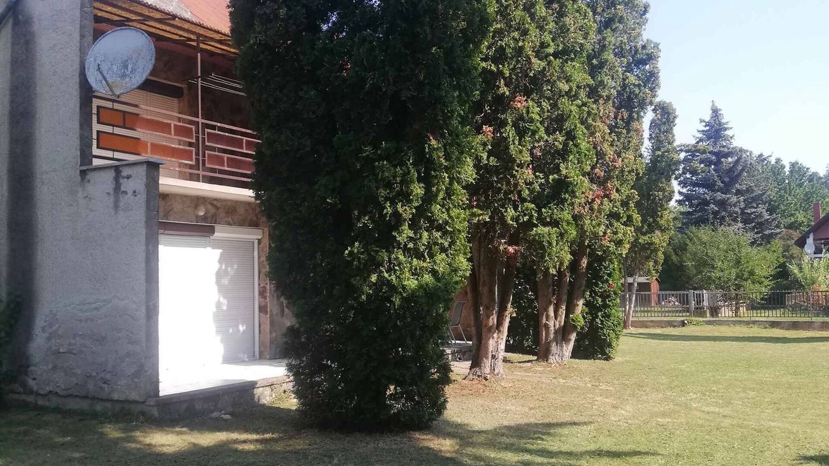 Keszthely House | Holiday home with large garden, children's playground and closed parking lot.