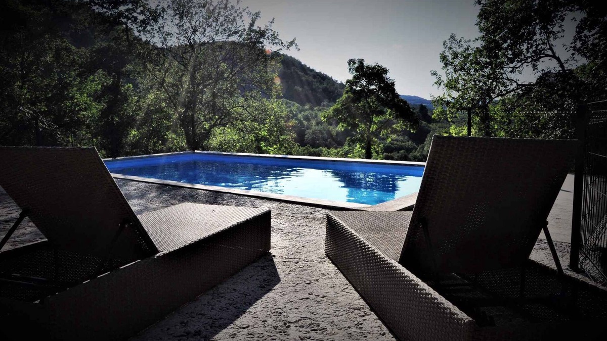 Kotli House | Holiday home with outdoor pool and satellite TV