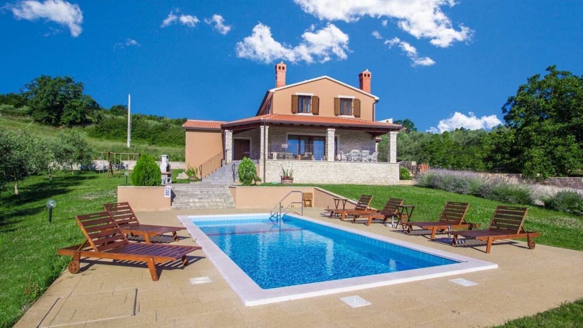 Rakotule Villa | Holiday home with pool with beautiful view of magical Motovun in central Istria