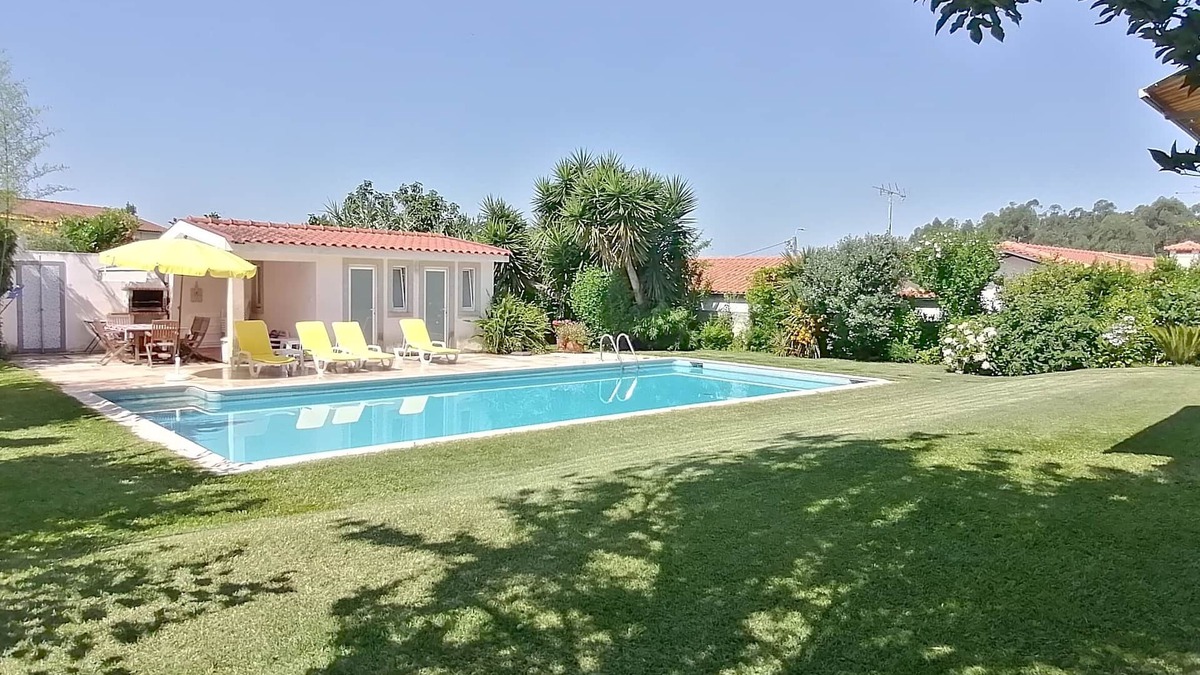 Vila Nova de Famalicao Villa | Holiday home with pool. VN Famalicao Braga North Portugal