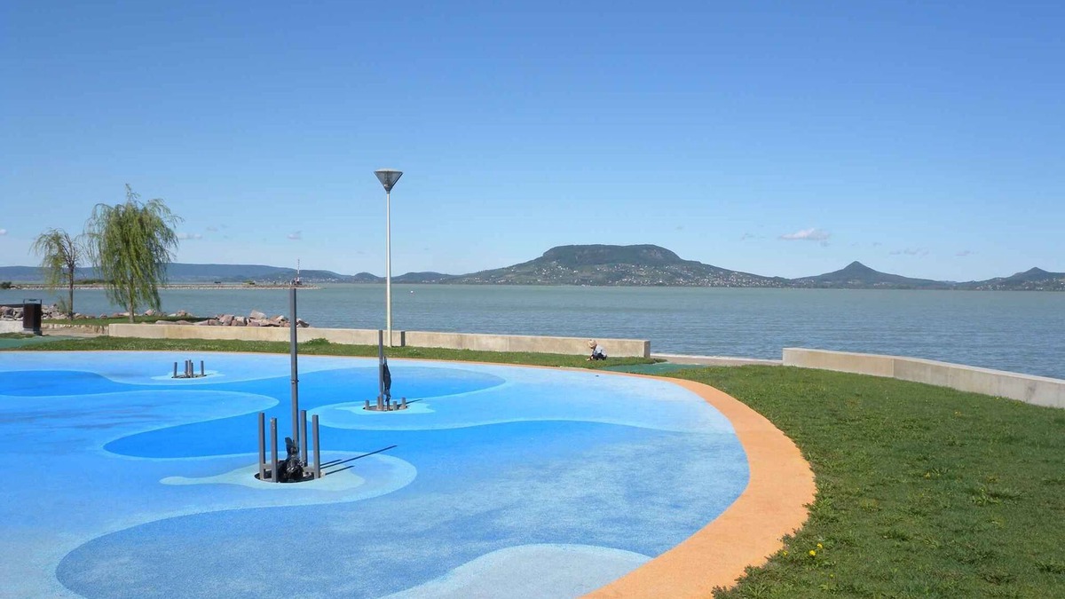 Fonyod House | Holiday home with tasteful furnishings and gallery