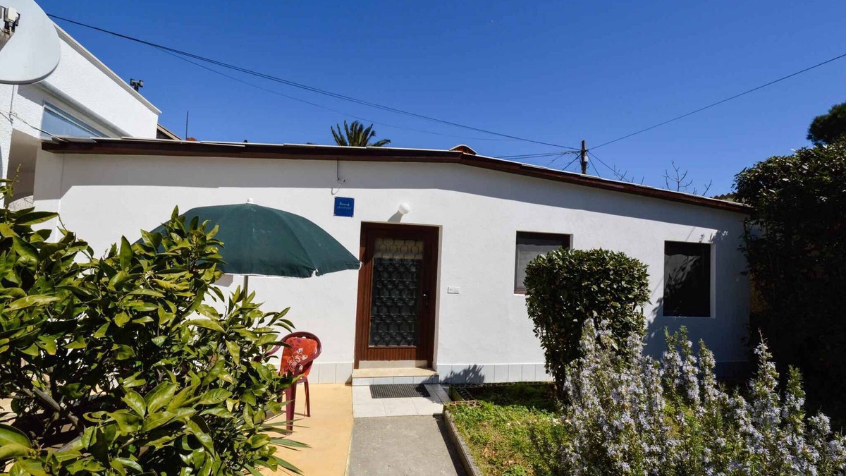 Premantura House | Holiday home with terrace