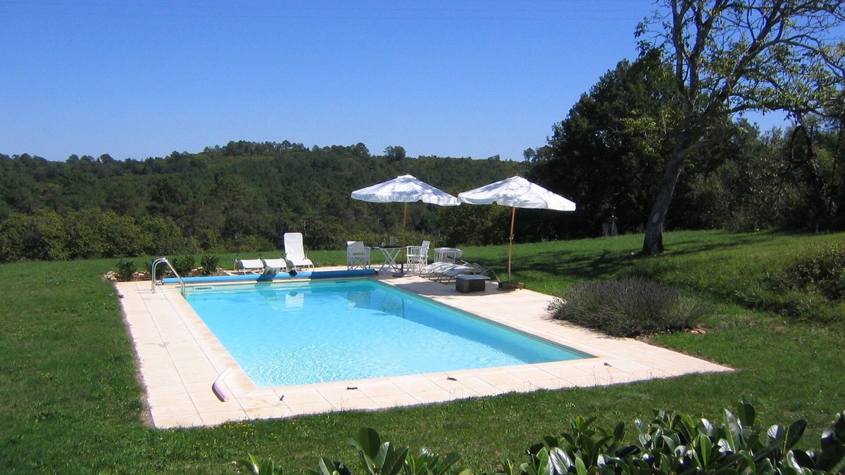 Montclera House | Holiday home with tennis court in Montcléra