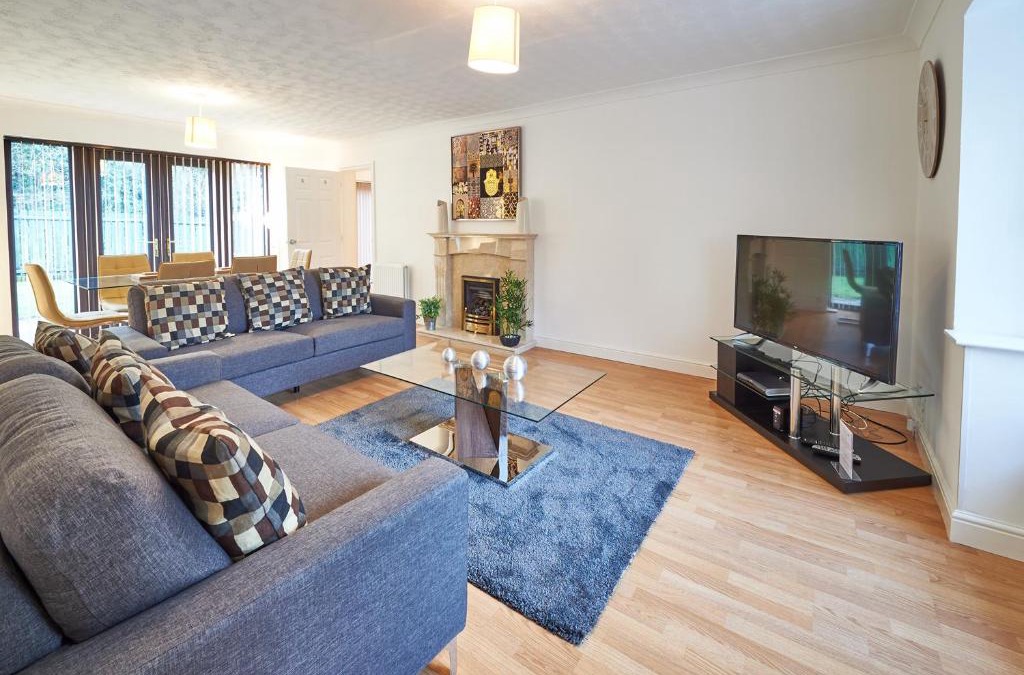 Bletchley House | Holiday homes in Milton Keynes, United Kingdom