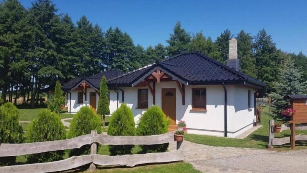 Darlowo House | Holiday homes near the lake, mini zoo