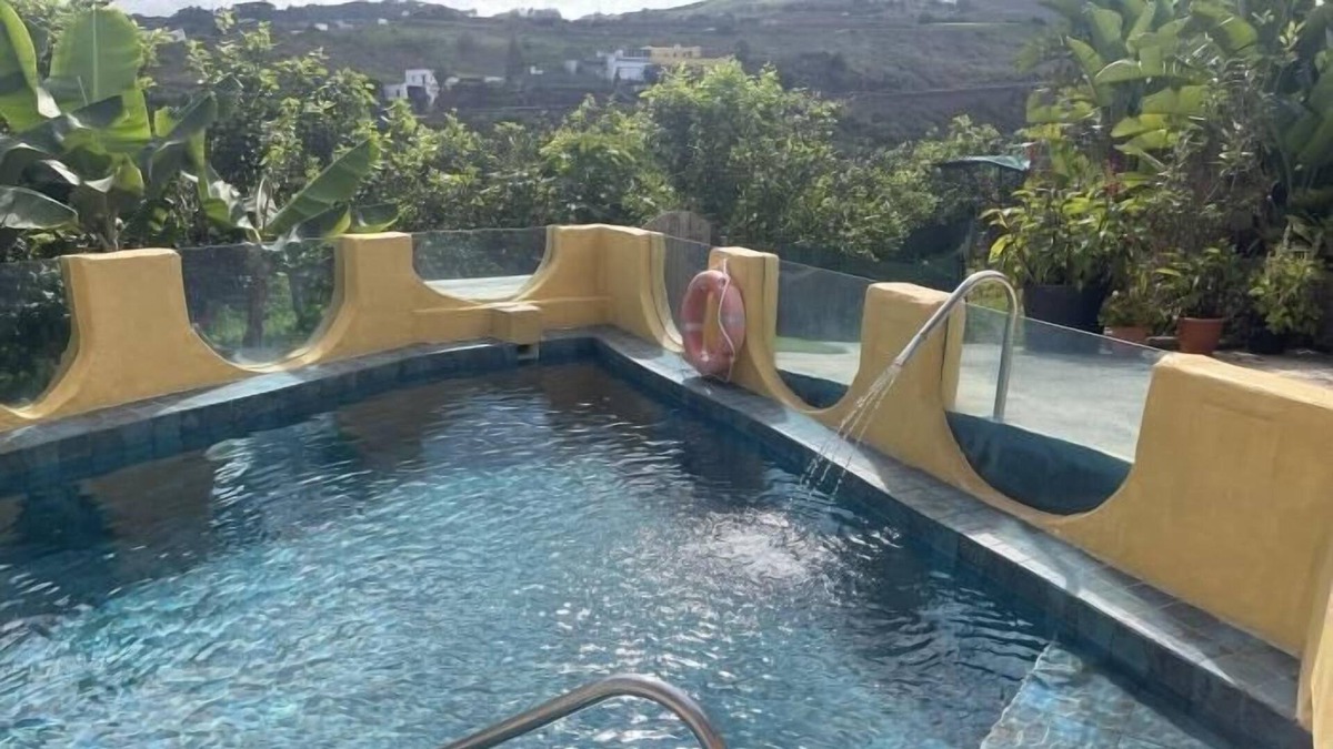 Santa Maria de Guia de Gran Canaria House | Holiday house Santa Maria de Guia for 1 - 11 persons with 4 bedrooms - Holiday home
