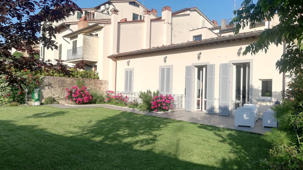 Arezzo Apartment | Holiday House 4/8 sleeps - House of Pietro Aretino, Arezzo historic center