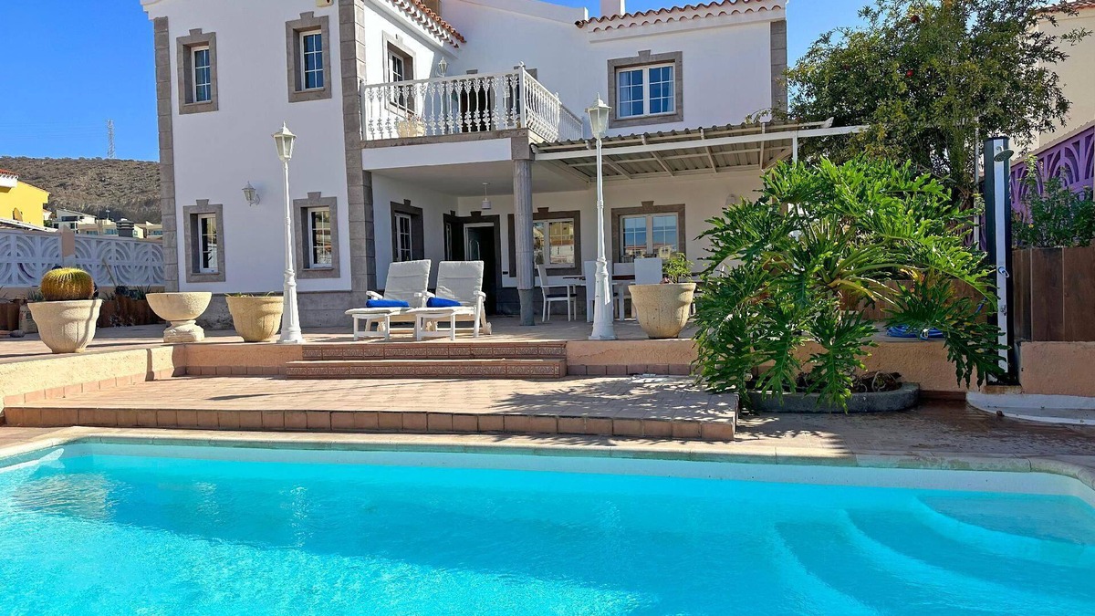 Arguineguin House | Holiday house Arguineguin for 1 - 16 persons with 7 bedrooms - Holiday home