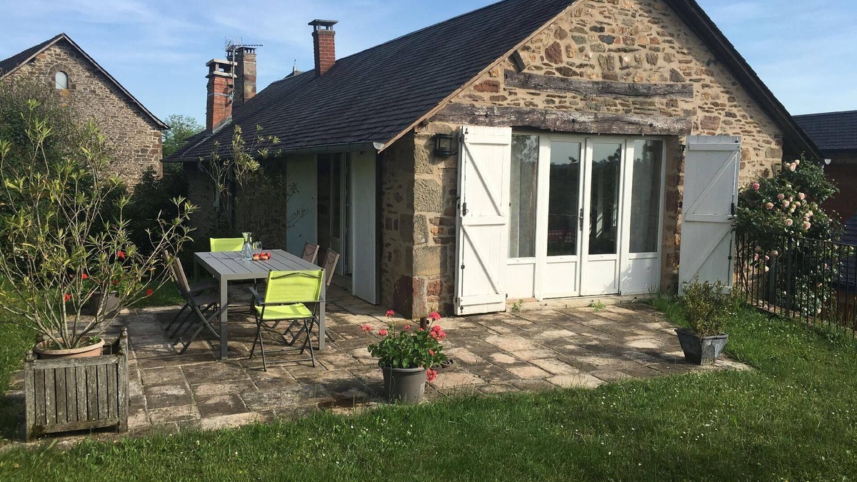 Beynat House | Holiday house Beynat for 1 - 6 persons with 3 bedrooms - Holiday house