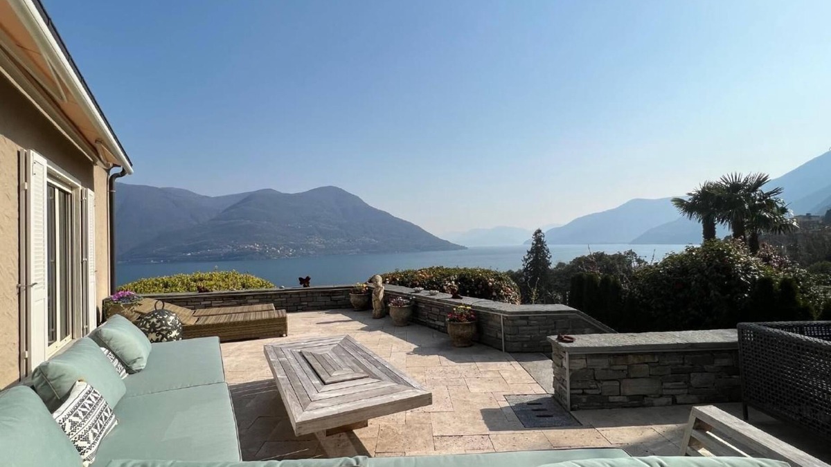 Brissago House | Holiday house Brissago for 1 - 6 persons with 3 bedrooms - Holiday home