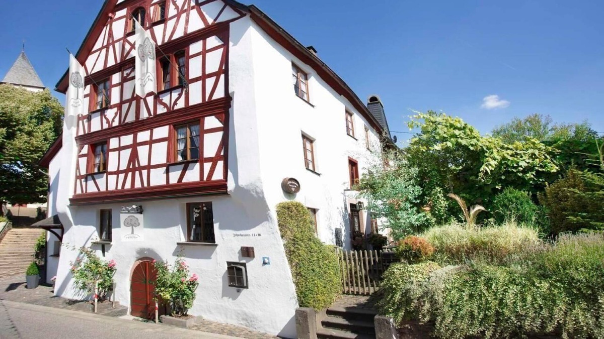 Bullay House | Holiday house Bullay for 1 - 15 persons with 7 bedrooms - Holiday home