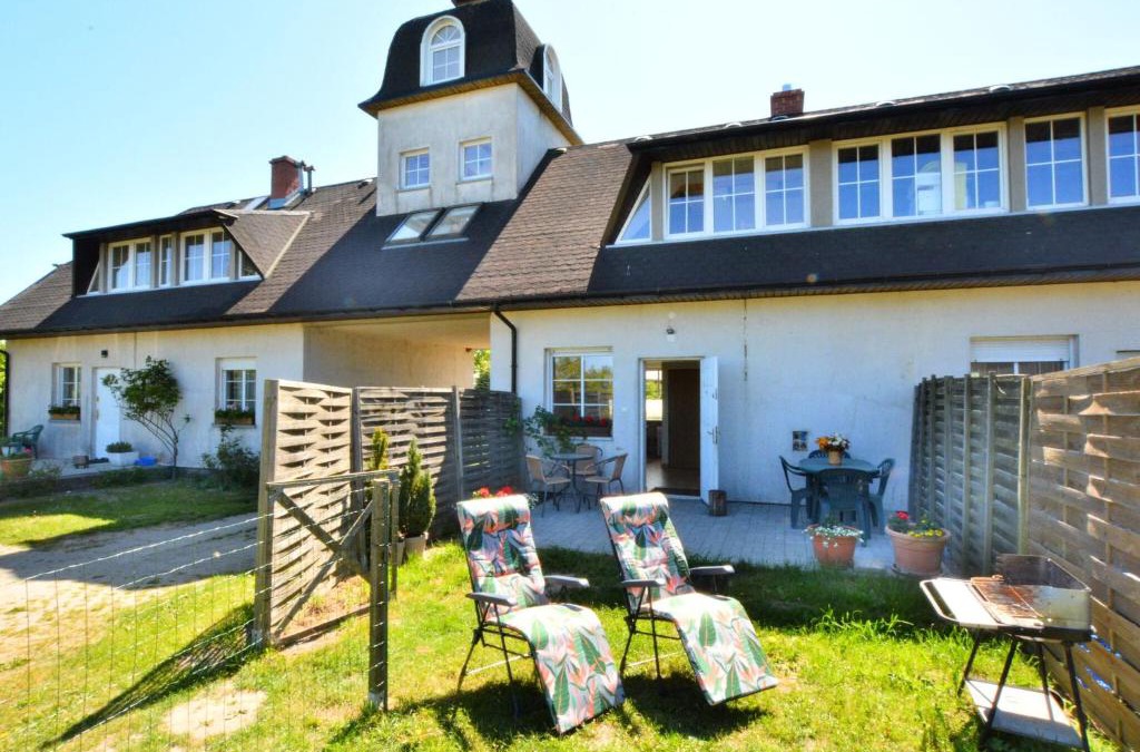 gmina Bedzino House | Holiday House by Lake Jamno with Private Pier