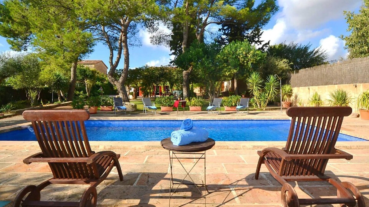 Consell House | Holiday house Consell for 1 - 12 persons with 5 bedrooms - Holiday home