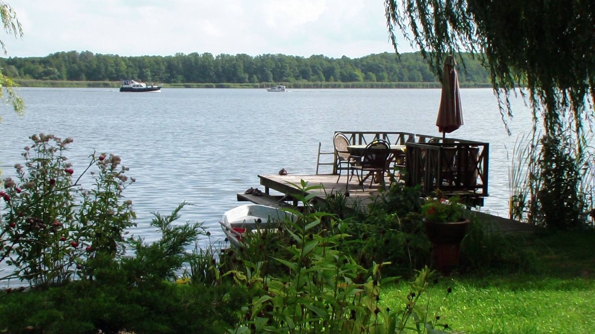 Dolgenbrodt House | Holiday house directly on the water in Heidesee OT Dolgenbrodt