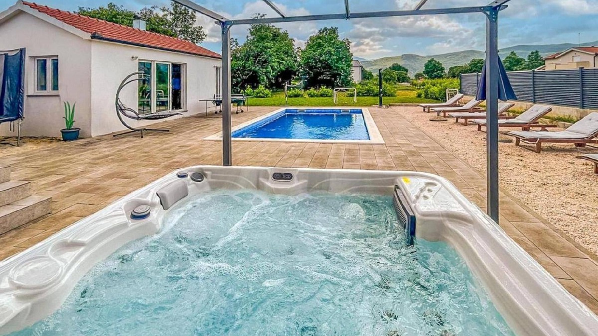Donji Prolozac House | Holiday house Donji Prolozac for 1 - 10 persons with 5 bedrooms - Holiday house
