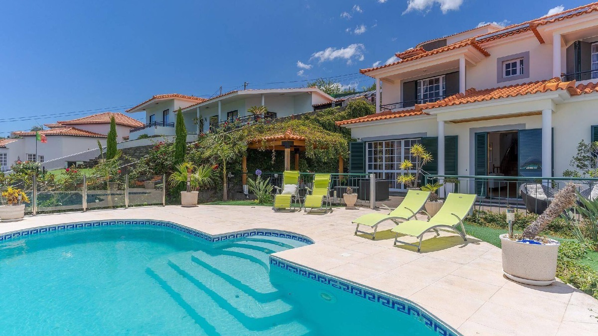 Gaula House | Holiday house Gaula for 1 - 6 persons with 3 bedrooms - Holiday house