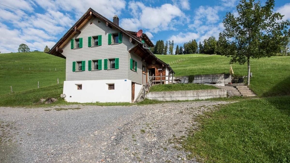 Giswil Ski Chalet | Holiday house Giswil for 1 - 9 persons with 5 bedrooms - Farmhouse