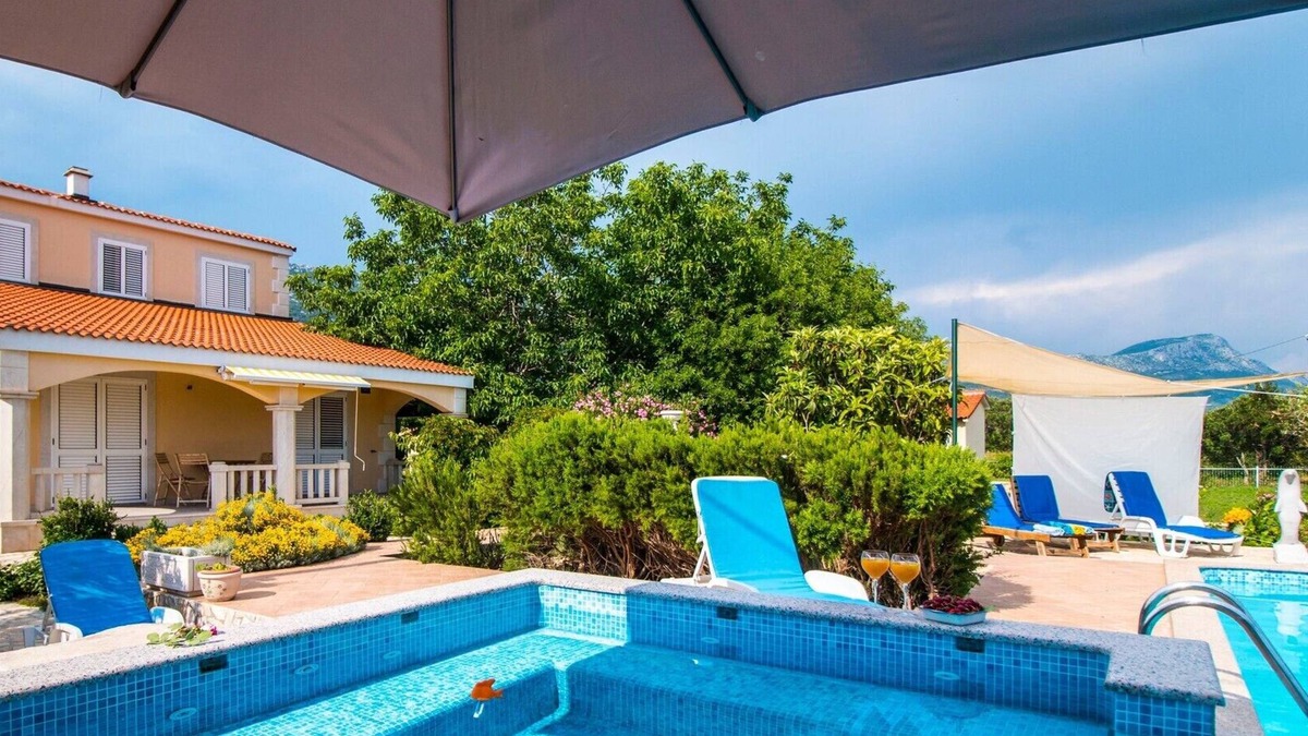 Kastel Stari Villa | Holiday house Green Oasis - Eos Croatia