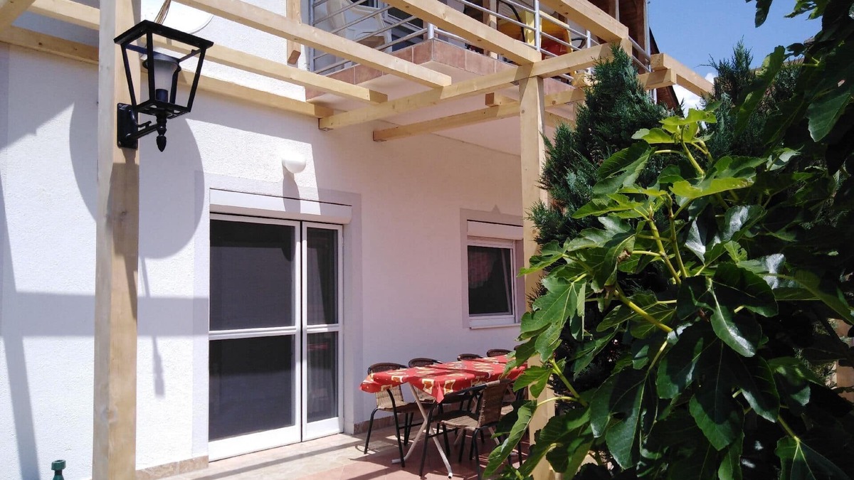 Balatonmariafurdo House | Holiday house Balatonmáriafürdõ for 1 - 12 persons with 6 bedrooms - Holiday home