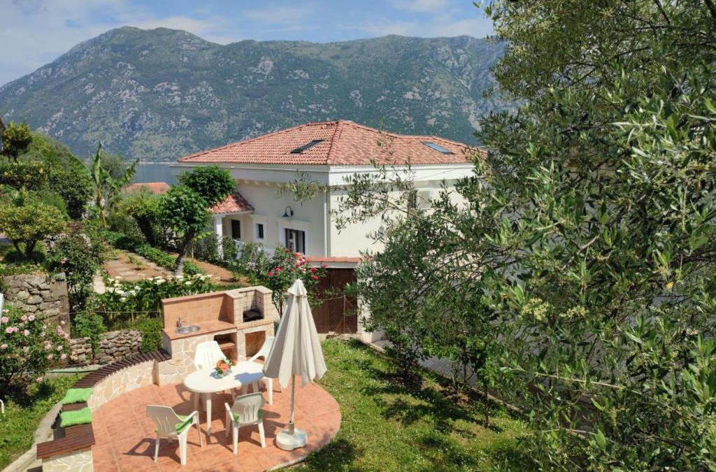 Donji Stoliv Apartment | Holiday house in the Kotor Bay