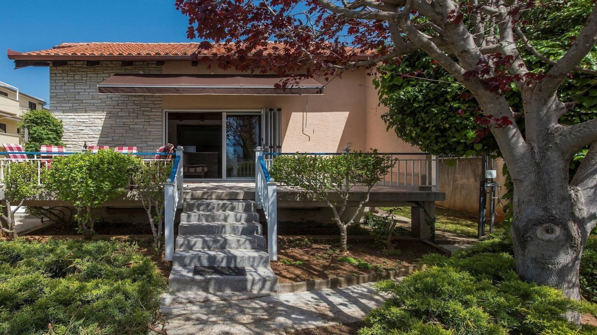 Turanj House | Holiday House in Turanj near Pebble Beach