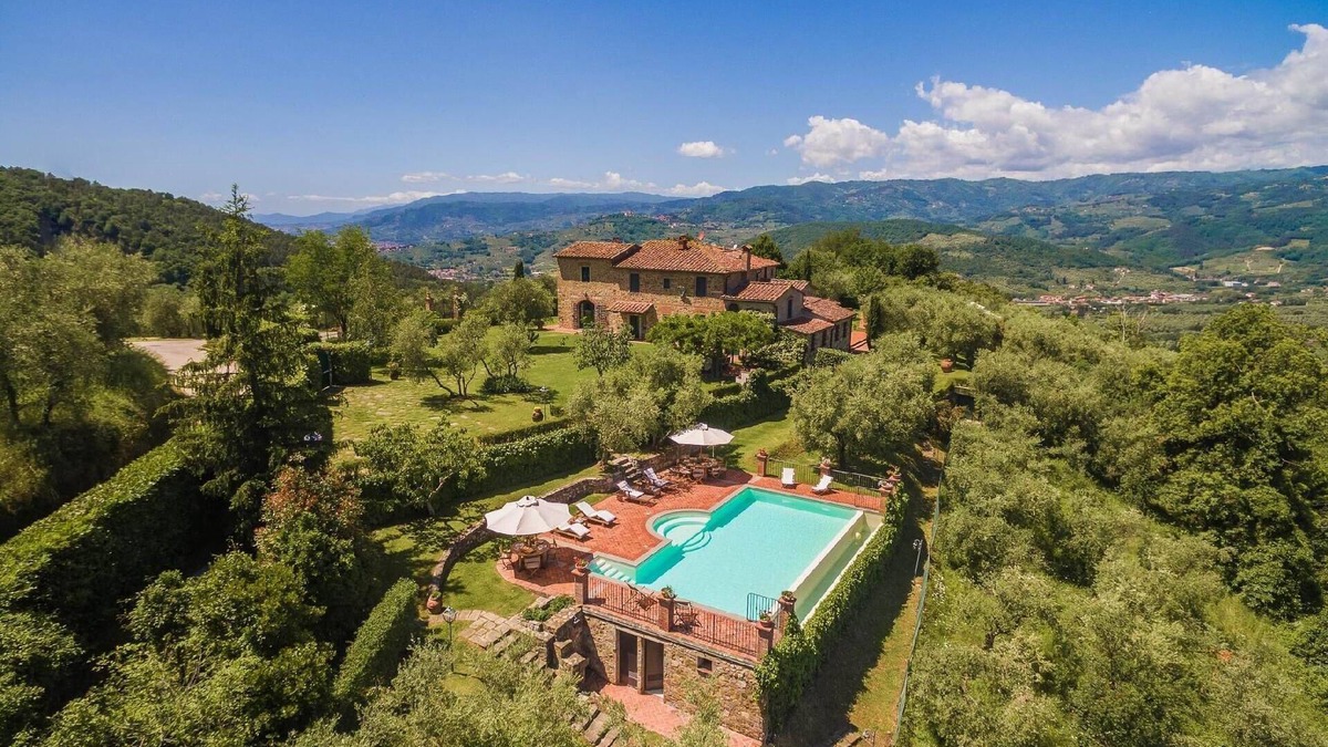 Monsummano Terme House | Holiday house Monsummano Terme for 1 - 19 persons with 7 bedrooms - Holiday house