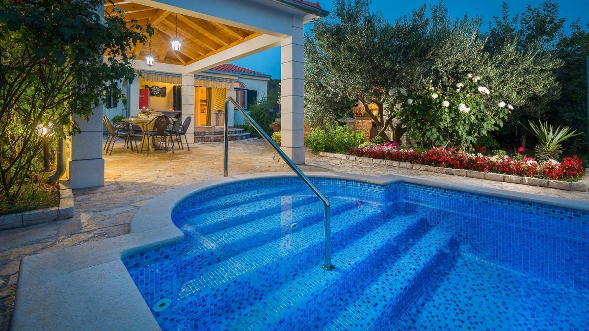 Sestanovac House | Holiday house Katuni for 1 - 7 persons with 3 bedrooms - Holiday house