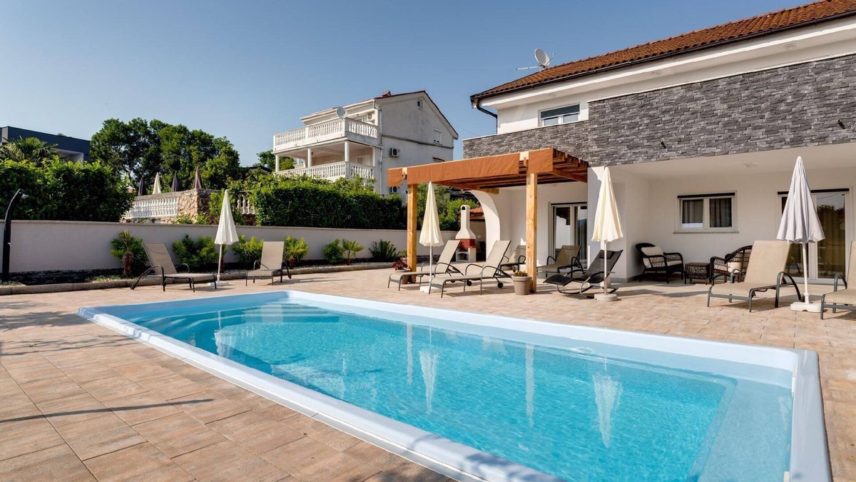 Pinezici House | Holiday house Krk (Stadt) for 1 - 10 persons with 4 bedrooms - Holiday home