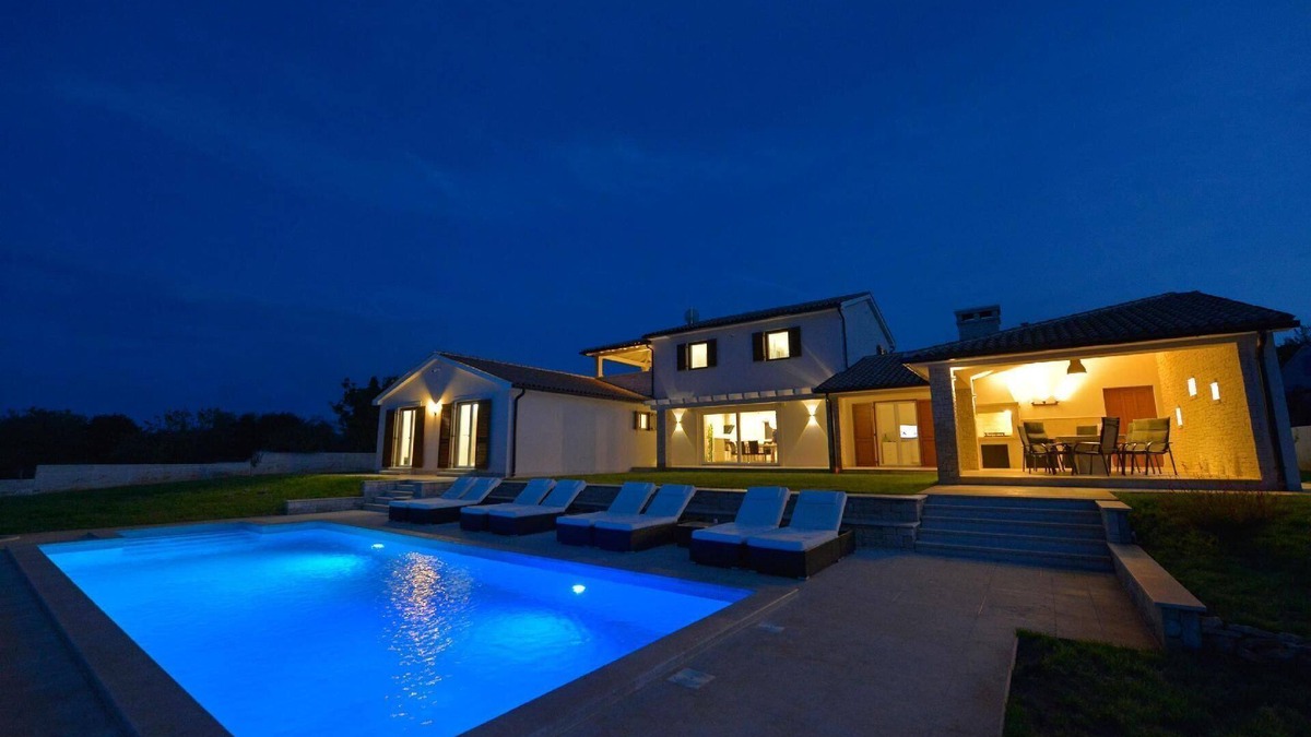 Kavran House | Holiday house Krnica for 2 - 10 persons with 5 bedrooms - Holiday house