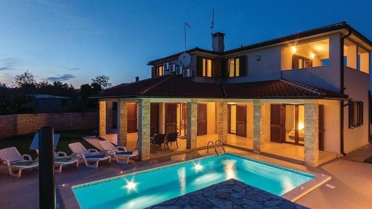Kavran House | Holiday house Krnica for 1 - 6 persons with 3 bedrooms - Holiday house