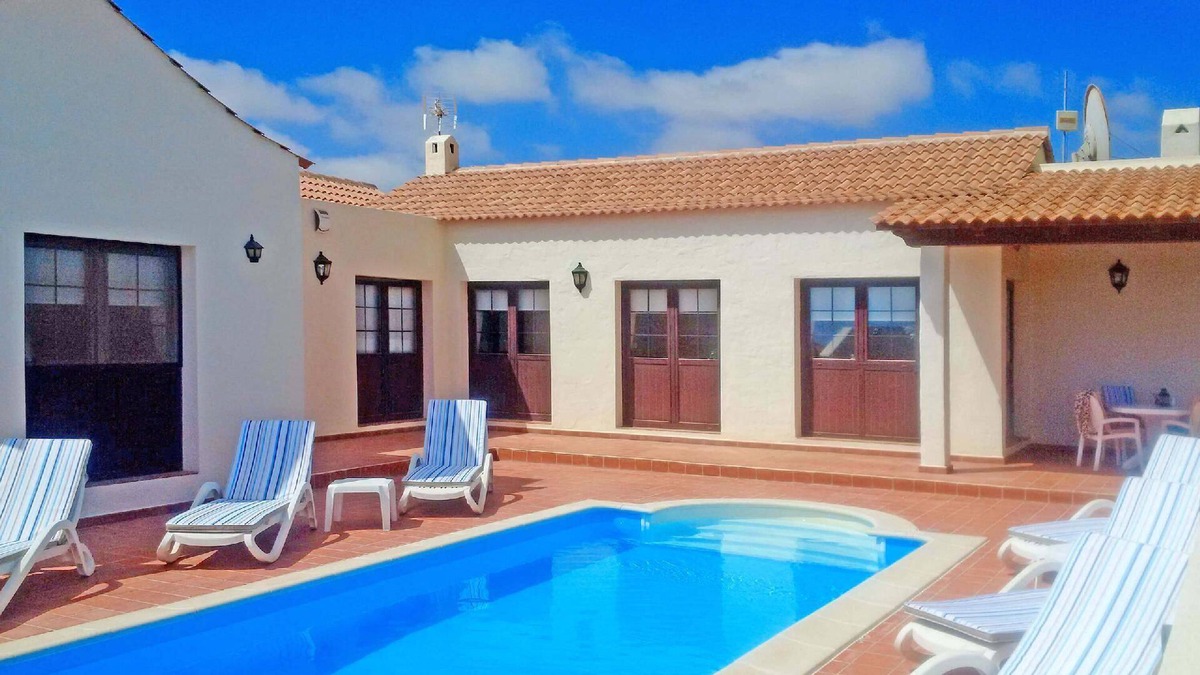 Tindaya House | Holiday house La Oliva for 1 - 6 persons with 3 bedrooms - Holiday home