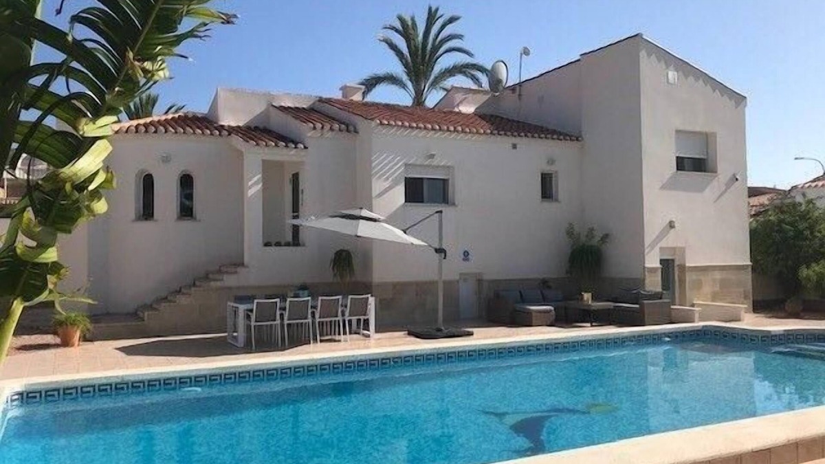 La Siesta House | Holiday house La Siesta for 1 - 8 persons with 3 bedrooms - Holiday house