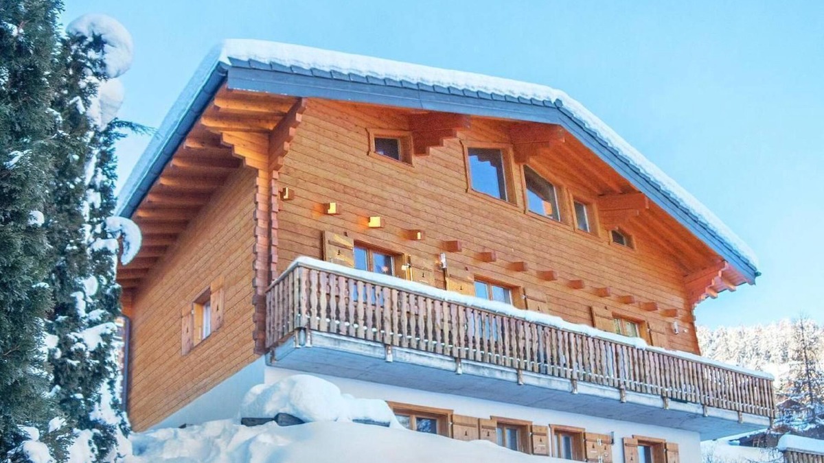 Riddes Ski Chalet | Holiday house La Tzoumaz for 1 - 16 persons with 8 bedrooms - Detached holiday house