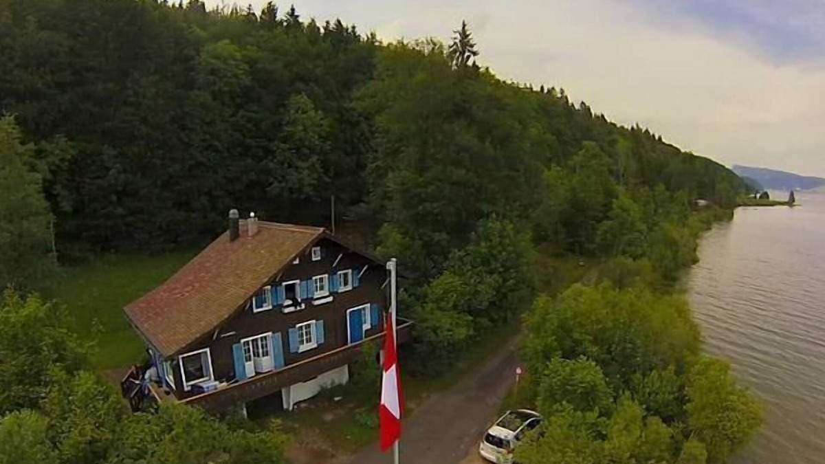 Les Bioux Ski Chalet | Holiday house Le Lieu for 1 - 9 persons with 4 bedrooms - Chalet
