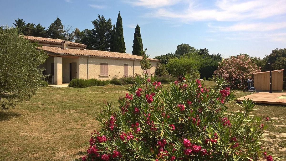 Maillane House | HOLIDAY HOUSE LES CYPRES